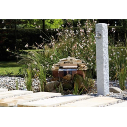 Vannpost / Vannsøyle (granitt,lys)