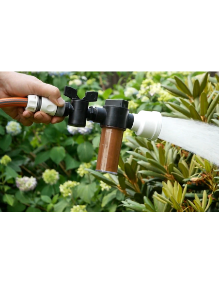 Sprøyte med gjødselsdispenser