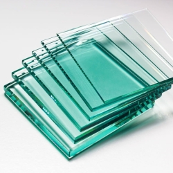 Herdet glass med herdeslipt kant